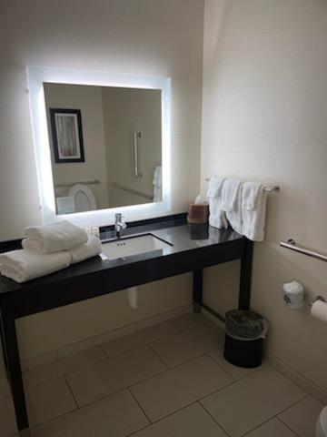 Wingate By Wyndham Altoona Downtown/Medical Center Hotel Екстериор снимка