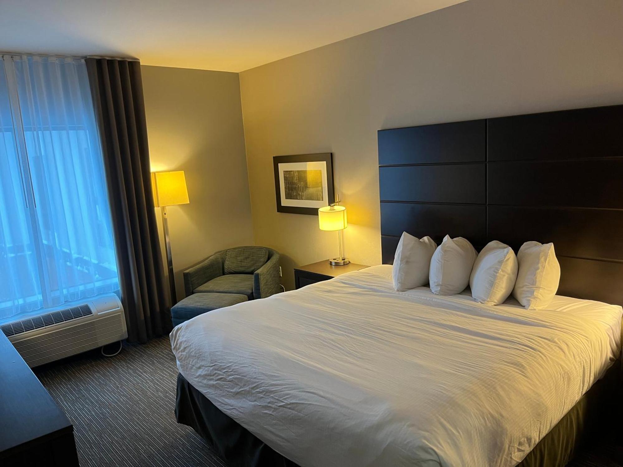 Wingate By Wyndham Altoona Downtown/Medical Center Hotel Екстериор снимка